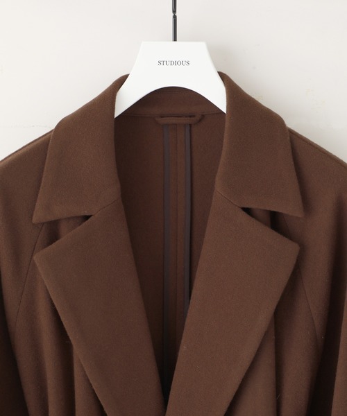 STUDIOUS（ステュディオス）の「【STUDIOUS】ベルテッドラップコート（トレンチコート・メンズ・ベージュ/ブラック・1/2/3）」の3枚目の写真