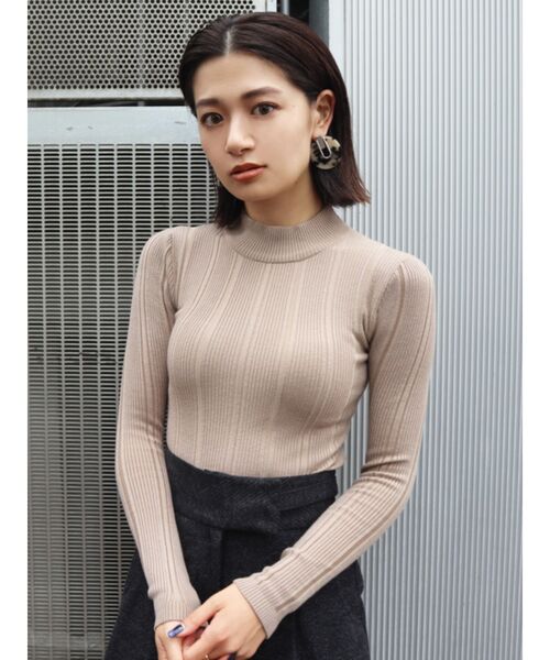 EMODA(エモダ)の「コンパクトハイネックニット(ニット/セーター・レディース・ブラック/ベージュ/ネイビー/ブラウン・FREE)」の5枚目の写真
