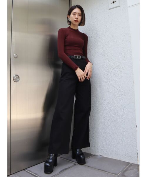 EMODA(エモダ)の「コンパクトハイネックニット(ニット/セーター・レディース・ブラック/ベージュ/ネイビー/ブラウン・FREE)」の8枚目の写真