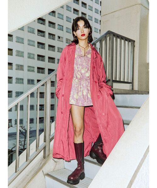 jouetie（ジュエティ）の「ワッシャーオーバートレンチ（トレンチコート・レディース・ベージュ/パープル/ピンク/ブラック・MEDIUM）」の4枚目の写真