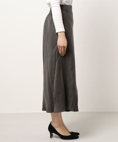 LOWRYS FARM（ローリーズファーム）の「フィブリルフレアスカート　924287（スカート・レディース・チャコールグレー/ブラウン/アイボリー・FREE）」の15枚目の写真