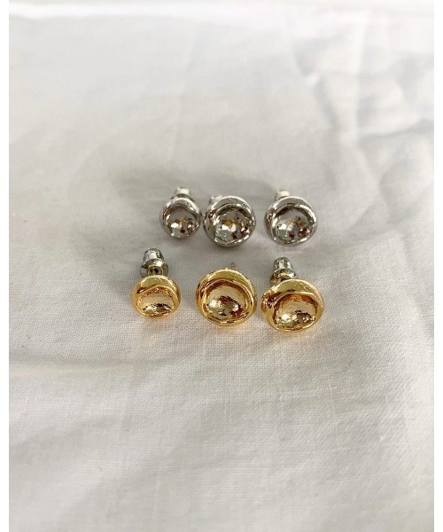 mou(モウ)の「スリーパーツボタンピアス(ピアス(両耳用)・レディース・シルバー/ゴールド・FREE)」の2枚目の写真