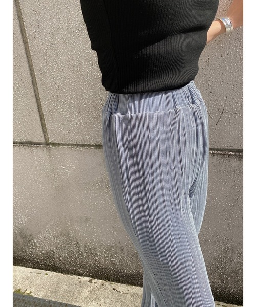 LiSeek（リシーク）の「【LiSeeK】光沢プリーツストレートパンツ（その他パンツ・レディース・ブラック/ミント/ブルー/ライトブラウン・FREE）」の15枚目の写真