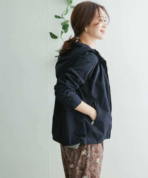 URBAN RESEARCH DOORS（アーバンリサーチドアーズ）の「カラージップパーカー（ブルゾン・レディース・ライトベージュ/ミント/ネイビー/パープル・ONE）」の14枚目の写真