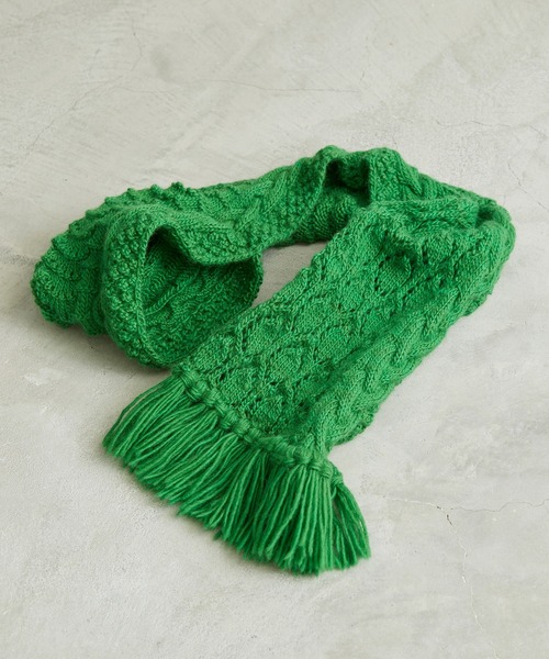cardo fabrica（カルドファブリカ）の「ケーブル×透かし編みハンドニットマフラー（マフラー・レディース・グリーン・FREE）」の6枚目の写真