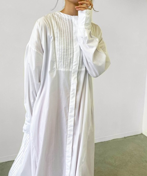 Birthday room（バースデイルーム）の「1枚でこなれ感。ピンタックキャンブリックワンピース（ワンピース・レディース・ホワイト/ブラック/グレイッシュベージュ・FREE）」の17枚目の写真