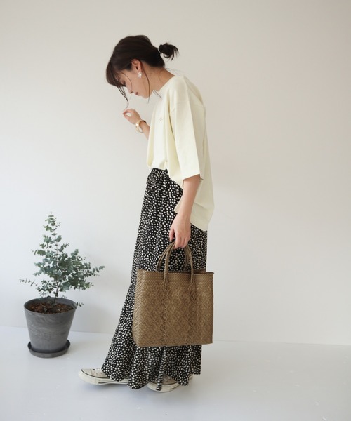 slowmelly(スローメリー)の「ロゴ刺繍オーバーサイズTシャツ(Tシャツ/カットソー・レディース・ベージュ/オフホワイト/モカ・FREE)」の9枚目の写真