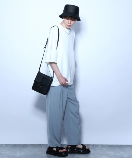 HARE(ハレ)の「フラップチェーンBAG(HARE)(ショルダーバッグ・メンズ・ブラック系その他/ブラック・FREE)」の4枚目の写真