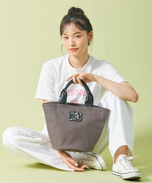 ANEVER(アンエバー)の「【BURNET】洗える SEASONAL FLOWERS Tシャツ(Tシャツ/カットソー・レディース・ホワイト/ホワイト系その他/ブルー系その他2/レッド/ブルー系/イエロー/オレンジ/グリーン/ブルー系その他/ローズ系/黄緑系/ピンク・46/38/36)」の15枚目の写真