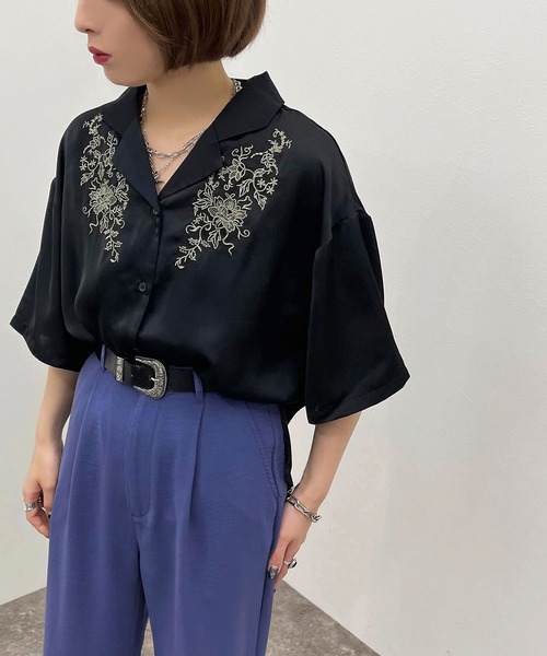 apres jour mignon（アプレジュールミニョン）の「刺繍開襟シャツ 【ZOZOTOWN限定アイテム】（シャツ/ブラウス・レディース・チャコールグレー/ダークブルー/パープル/グレイッシュベージュ/ブラック・フリー/X-LARGE）」の2枚目の写真