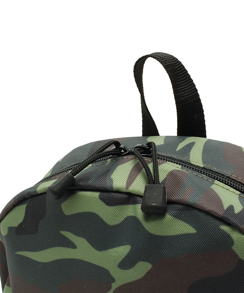 SHIPS(シップス)の「SHIPS KIDS:デイパック S(カモフラージュ)(バックパック/リュック・キッズ・オリーブ・ONE SIZE)」の4枚目の写真