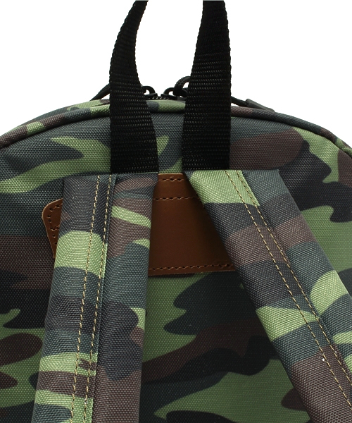 SHIPS(シップス)の「SHIPS KIDS:デイパック S(カモフラージュ)(バックパック/リュック・キッズ・オリーブ・ONE SIZE)」の6枚目の写真