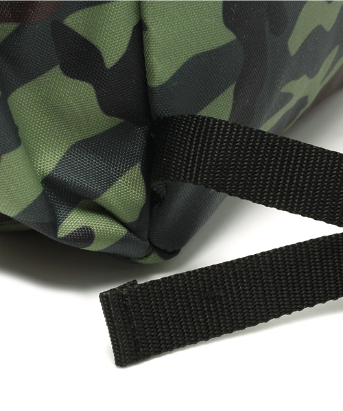 SHIPS(シップス)の「SHIPS KIDS:デイパック S(カモフラージュ)(バックパック/リュック・キッズ・オリーブ・ONE SIZE)」の8枚目の写真