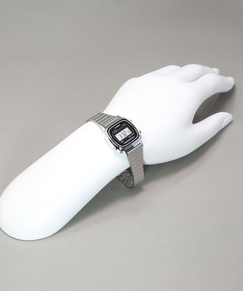 CASIO(カシオ)の「CASIO Collection / LA670WA-1A2JF(デジタル腕時計・レディース・ブラック×シルバー・FREE)」の9枚目の写真