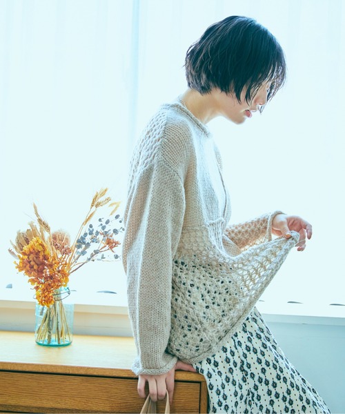 ANGIE(アンジー)の「起毛メッシュ編み切り替えニット(ニット/セーター・レディース・ブラック/アイボリー/マスタード/ダークベージュ・FREE)」の10枚目の写真