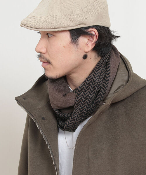 BEAMS（ビームス）の「BEAMS / ヘリンボーン 切替 スヌード（ネックウォーマー/スヌード・メンズ・ブラック/ダークブラウン/ネイビー・ONE SIZE）」の2枚目の写真