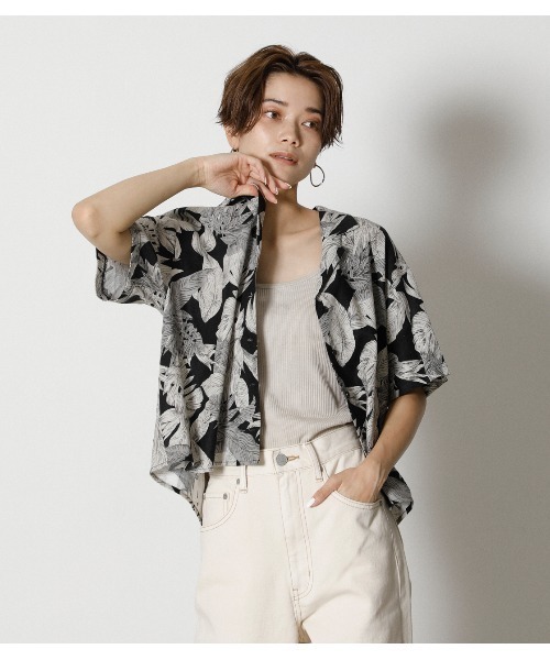 AZUL by moussy(アズールバイマウジー)の「ALOHA PATTERN OPEN SH(シャツ/ブラウス・レディース・ベージュ系その他/ブラック系その他・MEDIUM/SMALL)」の4枚目の写真