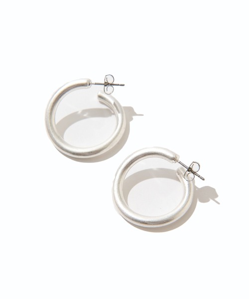 SPIRALGIRL（スパイラルガール）の「マットフープピアス（ピアス（両耳用）・レディース・シルバー/ゴールド・FREE）」の4枚目の写真