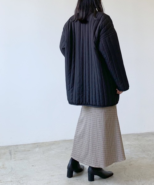 LIAN(リアン)の「縦キルトミドルコート(ノーカラーコート・レディース・ブラック/ベージュ/アイボリー・FREE)」の12枚目の写真