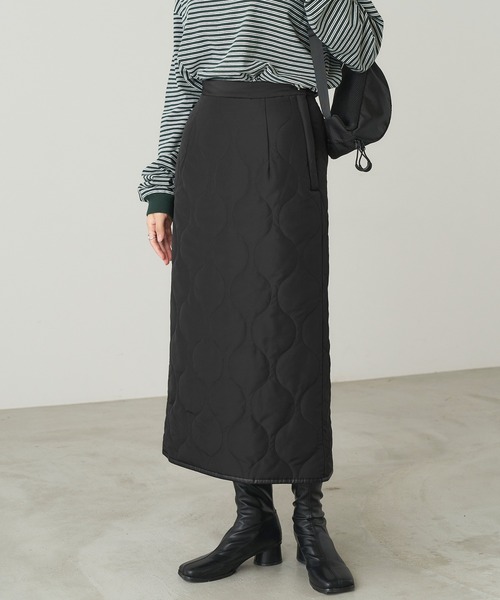 Chaco closet（チャコ クローゼット）の「タフタ キルティングタイトスカート（スカート・レディース・ライトベージュ/ブラック/カーキ・FREE）」の2枚目の写真