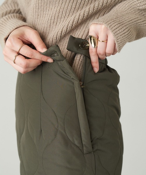 Chaco closet（チャコ クローゼット）の「タフタ キルティングタイトスカート（スカート・レディース・ライトベージュ/ブラック/カーキ・FREE）」の6枚目の写真