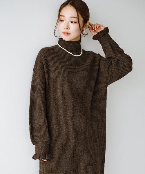haco!(ハコ)の「普段からお呼ばれシーンまで!なんか首がさみしいってときにコレでささっと解決!華やかさを調整できるガラスパールネックレスとゴールドモチーフのネックレスの2本セットby who made me(ネックレス・レディース・ゴールド・ONE SIZE)」の4枚目の写真