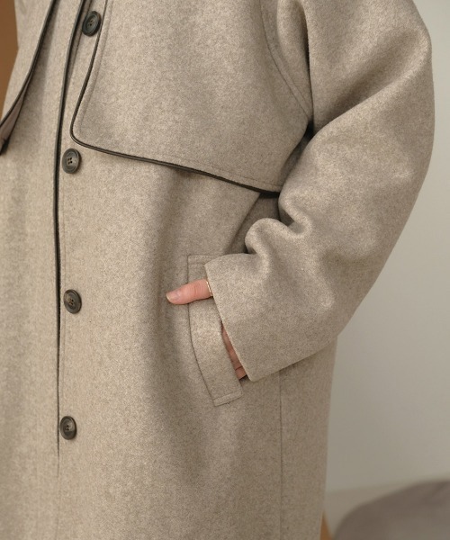 Bab（バブ）の「【WEB限定】スタンドカラーパイピングロングコート（その他アウター・レディース・オリーブ/ベージュ/モカ/ブラック・38）」の11枚目の写真