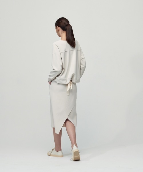 ACUD（アクド）の「【ACUD 】コンフォートリボン ディテールトップ / Comfort Ribbon Detail Top（スウェット・レディース・ブラック/オフホワイト/オリーブ・FREE）」の13枚目の写真