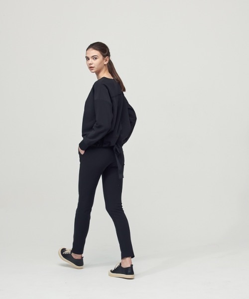 ACUD（アクド）の「【ACUD 】コンフォートリボン ディテールトップ / Comfort Ribbon Detail Top（スウェット・レディース・ブラック/オフホワイト/オリーブ・FREE）」の7枚目の写真