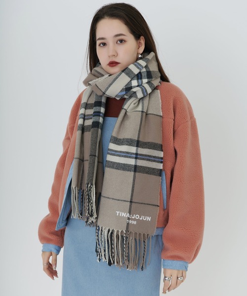 TINA：JOJUN（ティーナジョジュン）の「ユニセックス チェックマフラー TINA：JOJUN（マフラー・レディース・イエロー/ブルー/ライトグレー・F）」の4枚目の写真