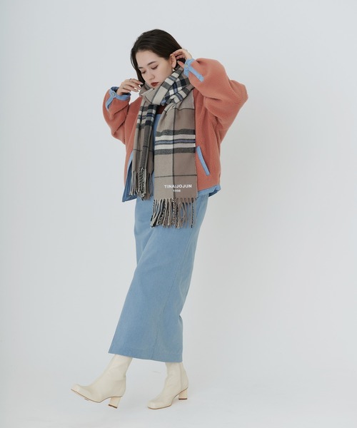 TINA：JOJUN（ティーナジョジュン）の「ユニセックス チェックマフラー TINA：JOJUN（マフラー・レディース・イエロー/ブルー/ライトグレー・F）」の9枚目の写真