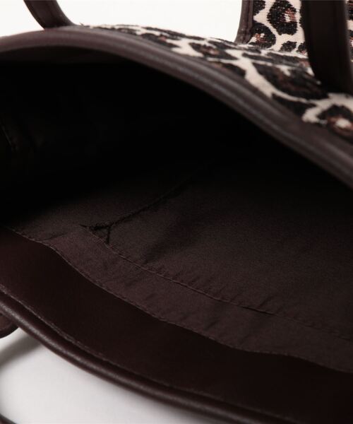 ehka sopo（エヘカソポ）の「ボアポシェット付パイピングトートバッグ（トートバッグ・レディース・ブラウン/モカ/キナリ・ﾌﾘ-）」の11枚目の写真