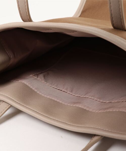 ehka sopo（エヘカソポ）の「ボアポシェット付パイピングトートバッグ（トートバッグ・レディース・ブラウン/モカ/キナリ・ﾌﾘ-）」の12枚目の写真