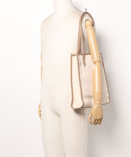 ehka sopo（エヘカソポ）の「ボアポシェット付パイピングトートバッグ（トートバッグ・レディース・ブラウン/モカ/キナリ・ﾌﾘ-）」の13枚目の写真