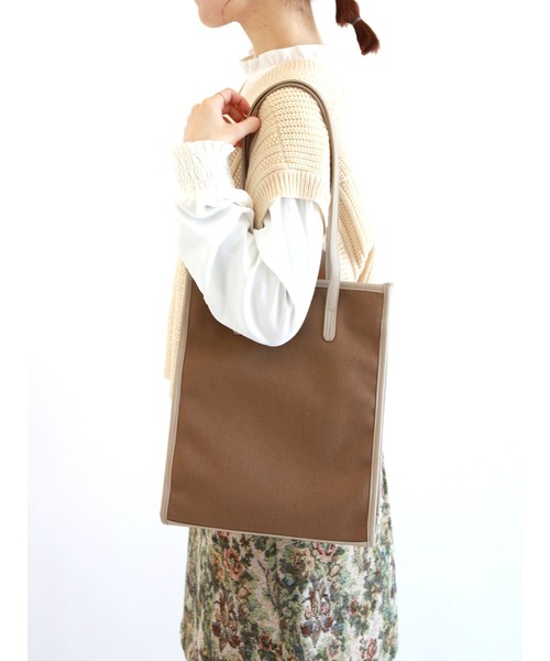 ehka sopo（エヘカソポ）の「ボアポシェット付パイピングトートバッグ（トートバッグ・レディース・ブラウン/モカ/キナリ・ﾌﾘ-）」の3枚目の写真