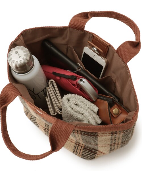 SHOO・LA・RUE(シューラルー)の「◆チェックテープトート(トートバッグ・レディース・ブラック系1/ダークブラウン系1/ベージュ系1/ベージュ系8・00)」の13枚目の写真