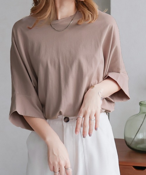 Social GIRL（ソーシャルガール）の「スリットドルマンムジロゴTシャツ（Tシャツ/カットソー・レディース・ブラック/オフホワイト/モカ/ワイン/グレイッシュベージュ/チャコール/グリーン/ホワイト系その他/ベージュ系その他/ブラック系その他/イエロー×グレー/スモークピンク/イエロー・M）」の12枚目の写真