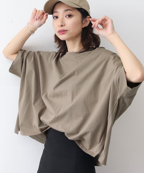 Social GIRL（ソーシャルガール）の「スリットドルマンムジロゴTシャツ（Tシャツ/カットソー・レディース・ブラック/オフホワイト/モカ/ワイン/グレイッシュベージュ/チャコール/グリーン/ホワイト系その他/ベージュ系その他/ブラック系その他/イエロー×グレー/スモークピンク/イエロー・M）」の8枚目の写真