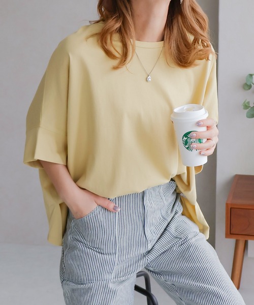 Social GIRL（ソーシャルガール）の「スリットドルマンムジロゴTシャツ（Tシャツ/カットソー・レディース・ブラック/オフホワイト/モカ/ワイン/グレイッシュベージュ/チャコール/グリーン/ホワイト系その他/ベージュ系その他/ブラック系その他/イエロー×グレー/スモークピンク/イエロー・M）」の10枚目の写真