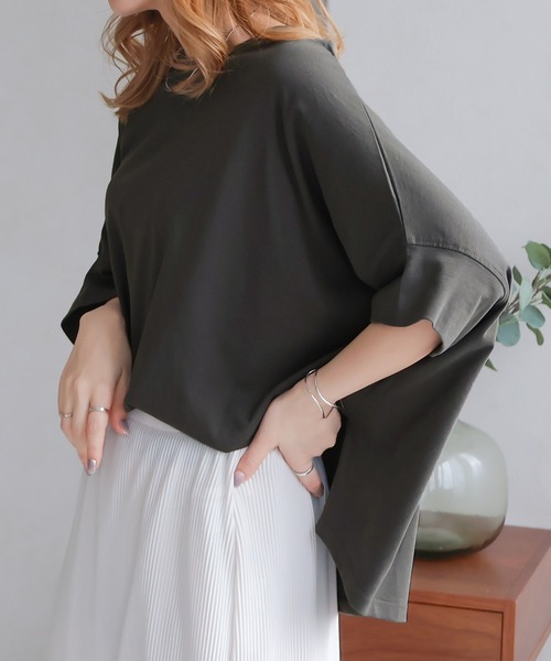 Social GIRL（ソーシャルガール）の「スリットドルマンムジロゴTシャツ（Tシャツ/カットソー・レディース・ブラック/オフホワイト/モカ/ワイン/グレイッシュベージュ/チャコール/グリーン/ホワイト系その他/ベージュ系その他/ブラック系その他/イエロー×グレー/スモークピンク/イエロー・M）」の5枚目の写真