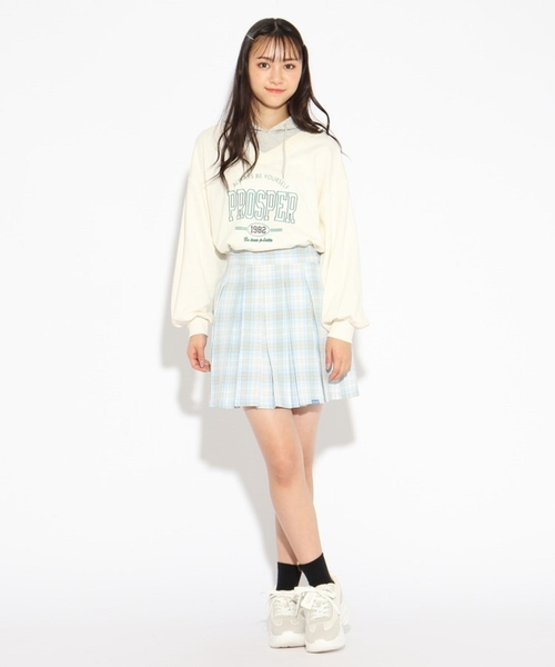 PINK-latte（ピンクラテ）の「◆【ニコラ掲載】ポケット付プリーツスカート（スカート・キッズ・ベージュ系その他4/グレー系1/サックスブルー系1/ベージュ系1/ブルー系3/ブルー系6/グレー系その他2・15 /14/16）」の9枚目の写真