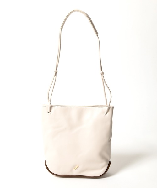 R/b nestle to BEAURE（アールビー）の「Rb ２tone Round OneShoulder（ショルダーバッグ・レディース・ブラウン/ブラック/ベージュ/アイボリー・FREE）」の20枚目の写真