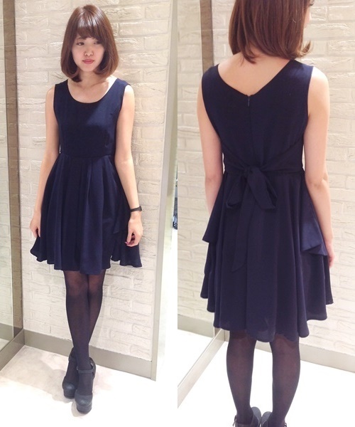 LIMITLESS LUXURY(リミットレスラグジュアリー)の「★店頭人気商品★バックリボンドレス。(ワンピース・レディース・グリーン/ネイビー/ピンク・38/36)」の3枚目の写真