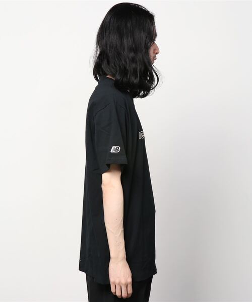 NEW BALANCE（ニューバランス）の「【別注】ニューバランス New Balance リニアロゴショートスリーブTシャツ_ 限定コラボ（Tシャツ/カットソー・メンズ・ホワイト/ブラック・L/M/S/LL）」の3枚目の写真