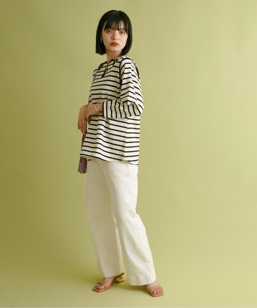 Eimee Law(エイミーロウ)の「涙開きネックパイピングトップス(Tシャツ/カットソー・レディース・アイボリー/ブラック/ネイビー系/ホワイト系・38)」の14枚目の写真