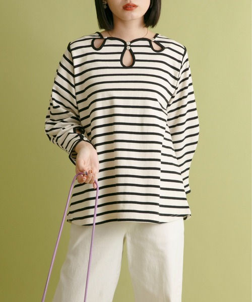 Eimee Law(エイミーロウ)の「涙開きネックパイピングトップス(Tシャツ/カットソー・レディース・アイボリー/ブラック/ネイビー系/ホワイト系・38)」の15枚目の写真