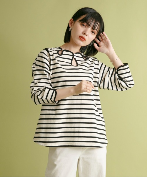 Eimee Law(エイミーロウ)の「涙開きネックパイピングトップス(Tシャツ/カットソー・レディース・アイボリー/ブラック/ネイビー系/ホワイト系・38)」の21枚目の写真