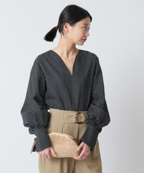U by SPICK&SPAN（ユーバイスピックアンドスパン）の「ドットハートネックブラウス◆（シャツ/ブラウス・レディース・ホワイト/ブラック・FREE）」の5枚目の写真