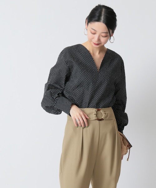 U by SPICK&SPAN（ユーバイスピックアンドスパン）の「ドットハートネックブラウス◆（シャツ/ブラウス・レディース・ホワイト/ブラック・FREE）」の4枚目の写真