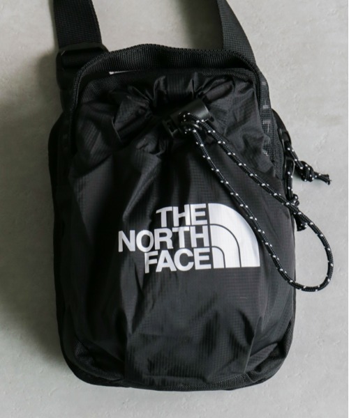 THE NORTH FACE（ザノースフェイス）の「国内未発売 THE NORTH FACE(ザ・ノースフェイス)/3WAY ポーチ スマホショルダー ショルダーバッグ クロスボディバッグ/BOZER CROSS BODY（ショルダーバッグ・レディース・ブラック/ブルー系その他/ライトグリーン・FREE）」の6枚目の写真